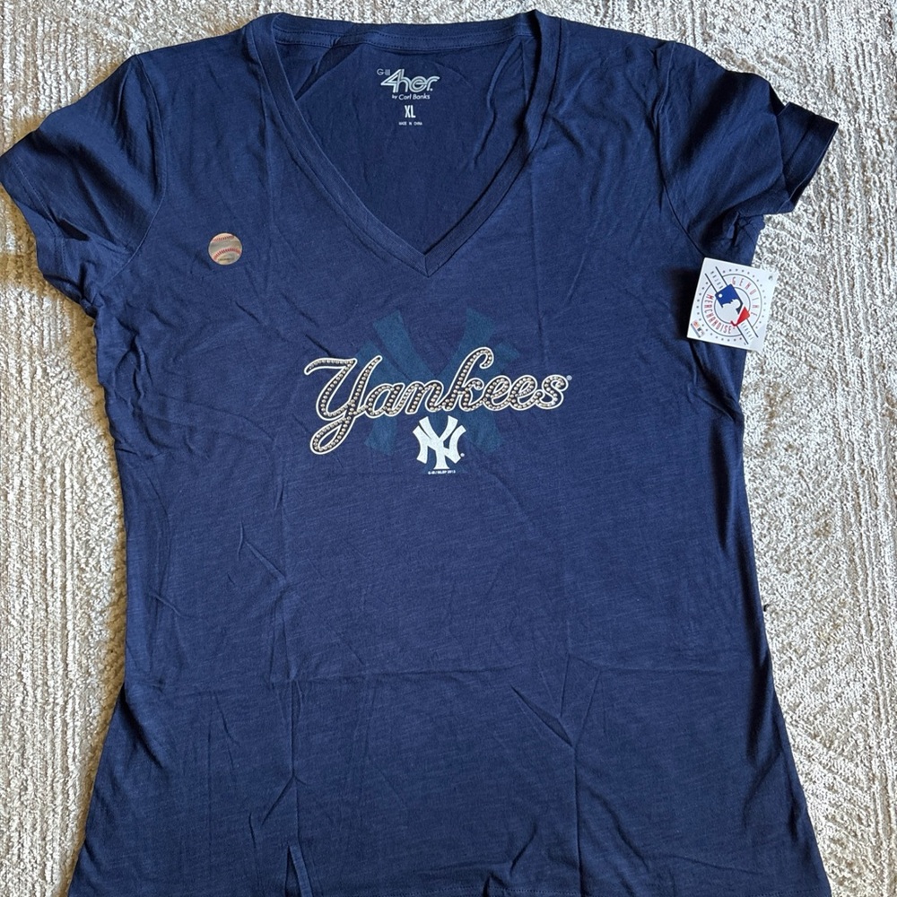 MLB New York Yankees G-III 4her Carl Banks Short Sleeve V-neck Shirt Women’s XL